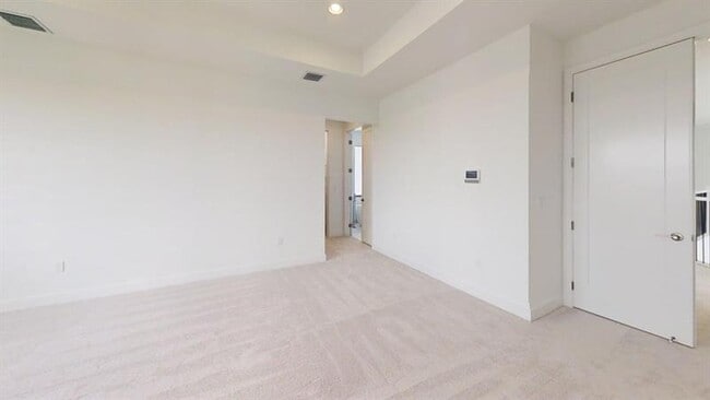 Building Photo - 8299 Essex Country Clb Dr