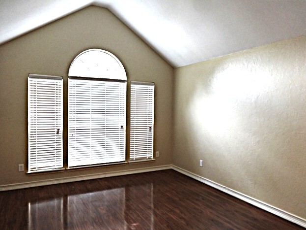 Building Photo - 729 Turnstone Dr