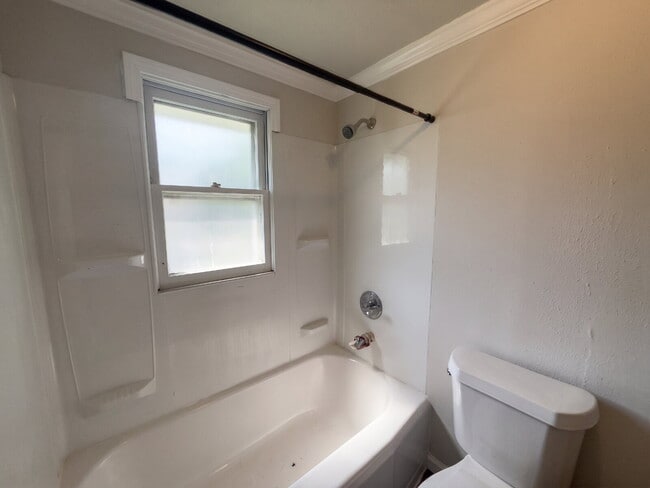 Building Photo - Breckenridge Hills - 1 Bed | 1 Bath | Ranch | ~0.19 Acres