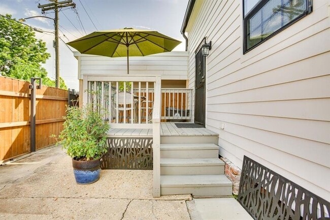 Building Photo - 2100 Philip St