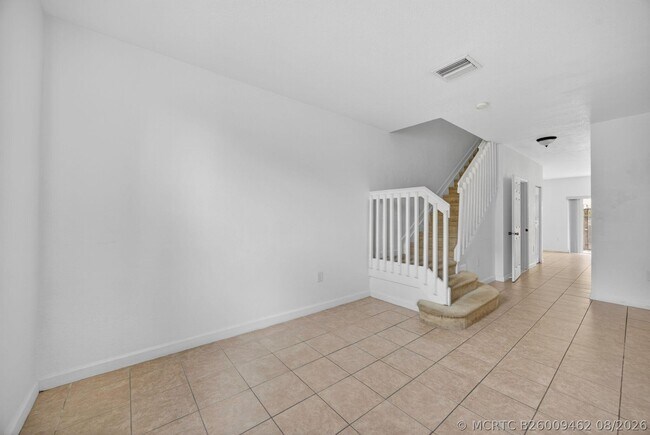 Building Photo - 1575 NE 33rd Ave