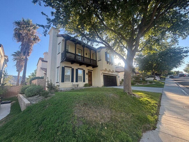 Building Photo - Stunning 5-Bedroom Pool Home with Private ...