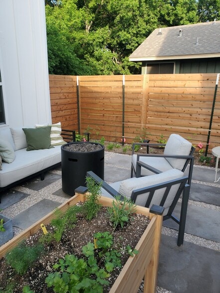 Building Photo - 6016 Fairway St