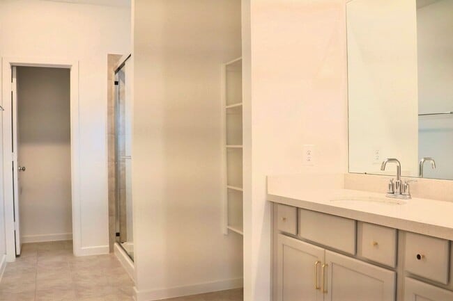 Building Photo - 17631 Carnation Gln Dr
