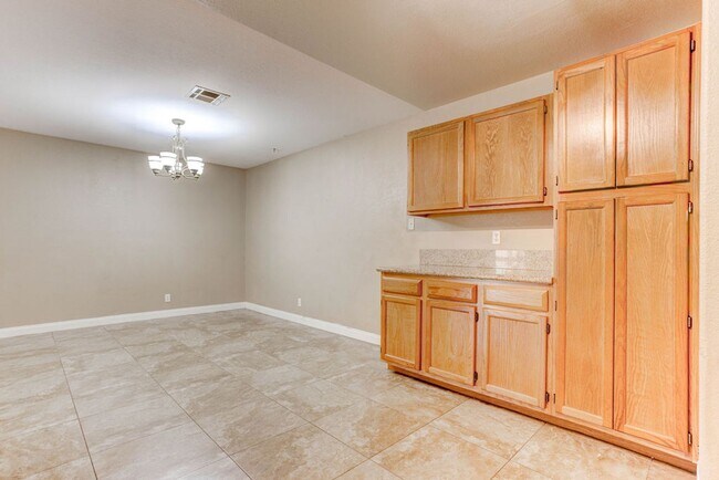 Building Photo - 3661 Renovah St