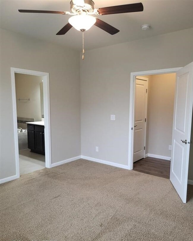 Building Photo - *$500 Move In Special*Beautiful 3 Bed 2 Bath Home in Enumclaw