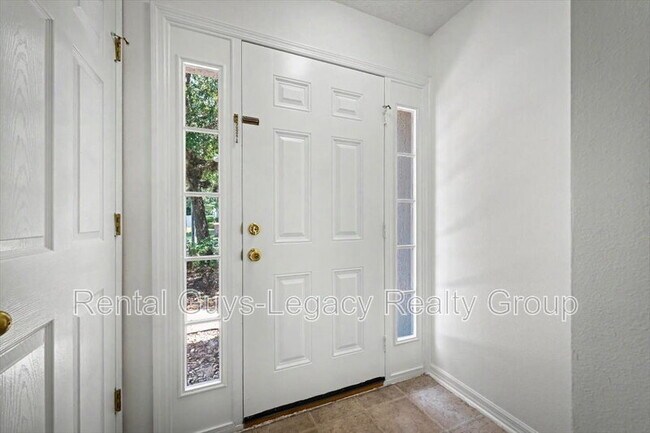 Building Photo - 7414 Palm Hills Dr