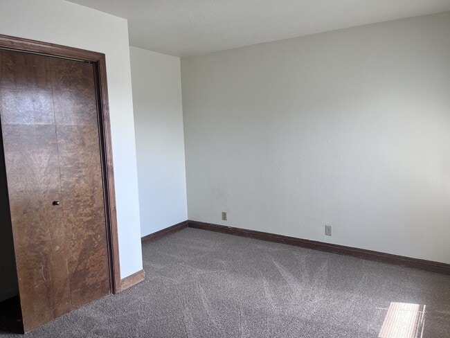 Building Photo - 578 Spinnaker Ct