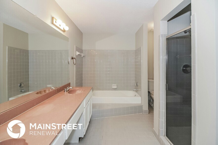 Building Photo - 1086 Trappers Cove