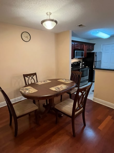 Building Photo - 7206 Santa Fe Pkwy