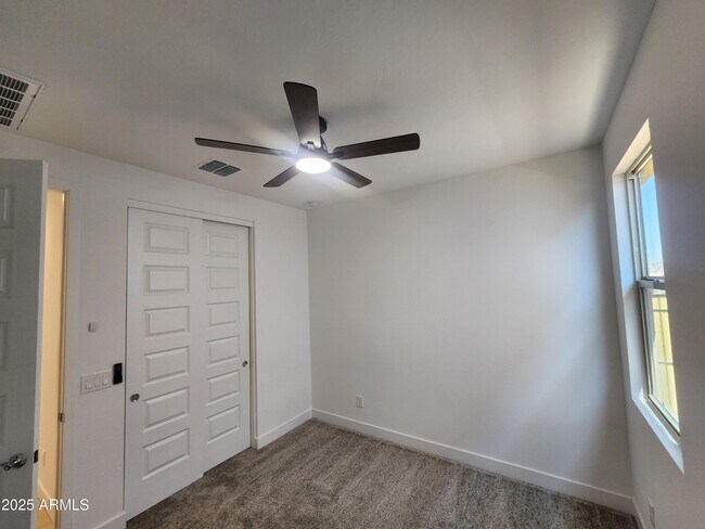 Building Photo - 11214 N 168th Dr