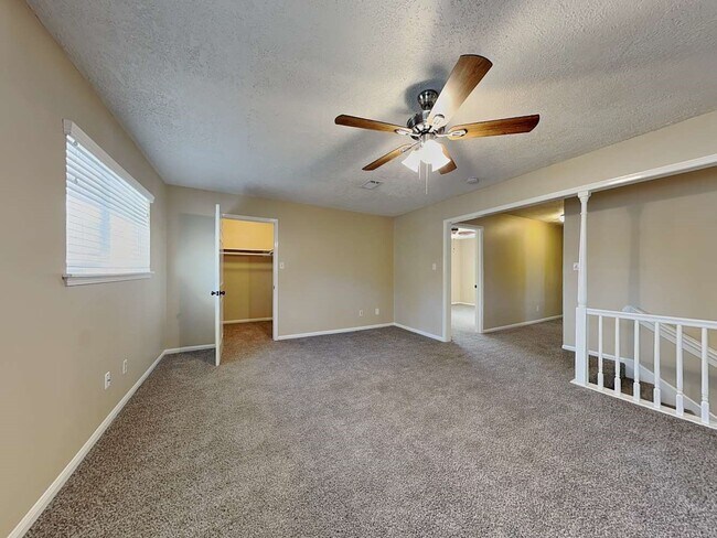 Building Photo - 15027 Pebble Bend Dr