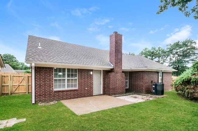 Building Photo - 7073 Gleneagles Dr