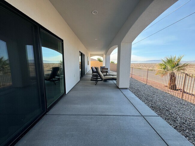 Building Photo - 6129 Lago Grande Dr