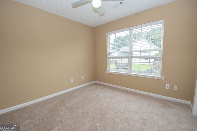 Building Photo - 74 Roxbury Ln