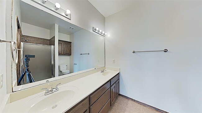 Building Photo - 1722 W Palm Pl