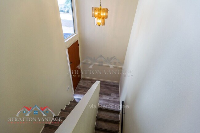 Building Photo - 2165 E University Dr