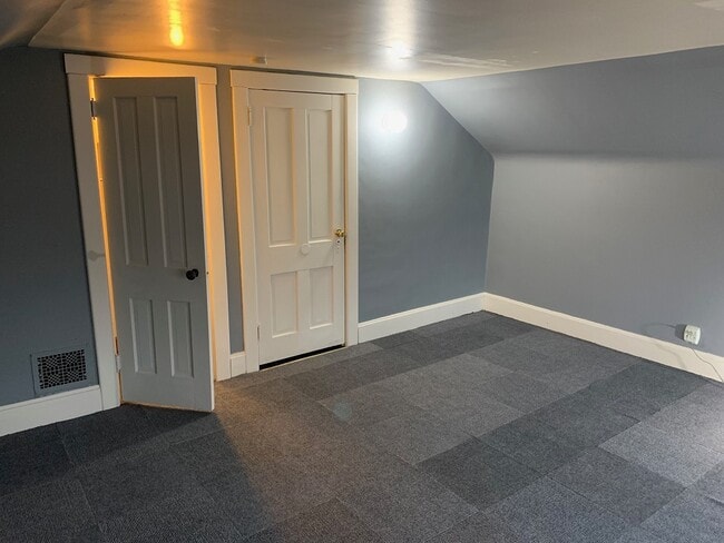 Building Photo - 745 E Benton St