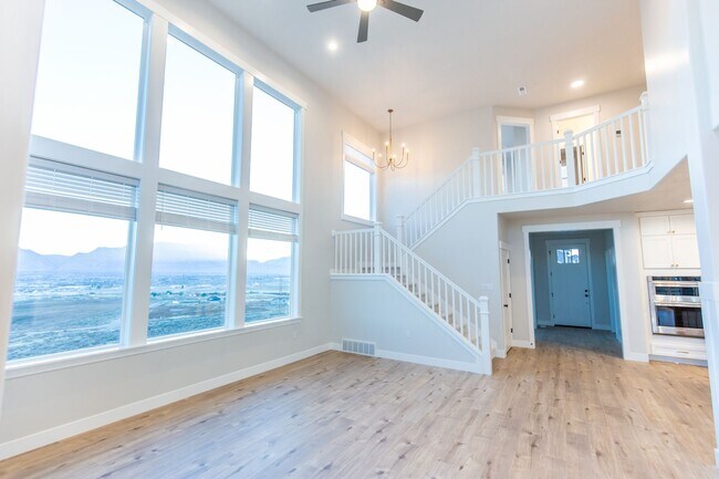 Building Photo - 1148 N Highpass Dr