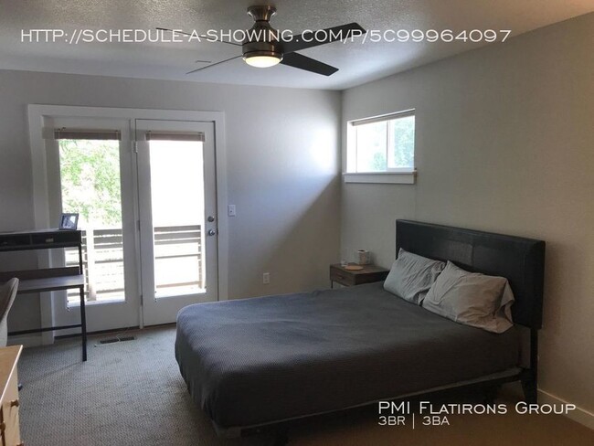 Building Photo - Spacious Indian Peaks Townhouse Close to L...