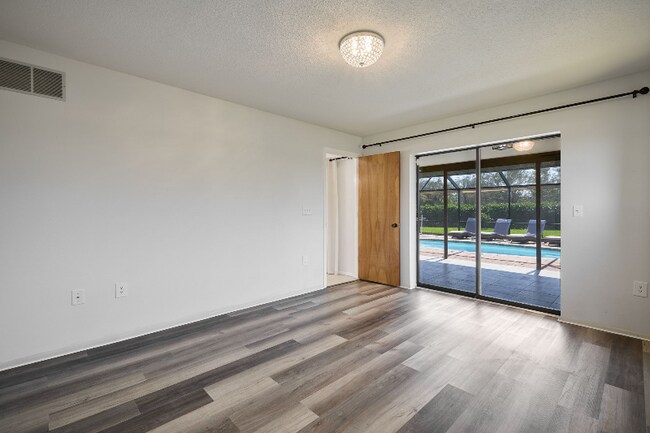Building Photo - 1008 Pine Forest Ct