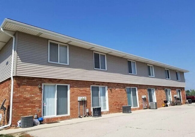 Building Photo - 1500 Dustin Dr