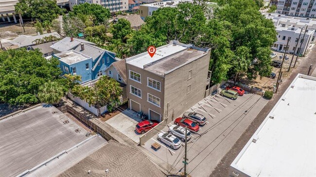 Building Photo - 330 Lang Ct N