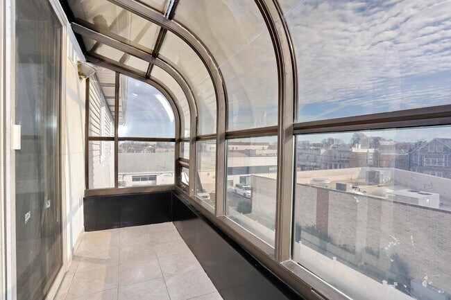 Building Photo - 1150 70th St