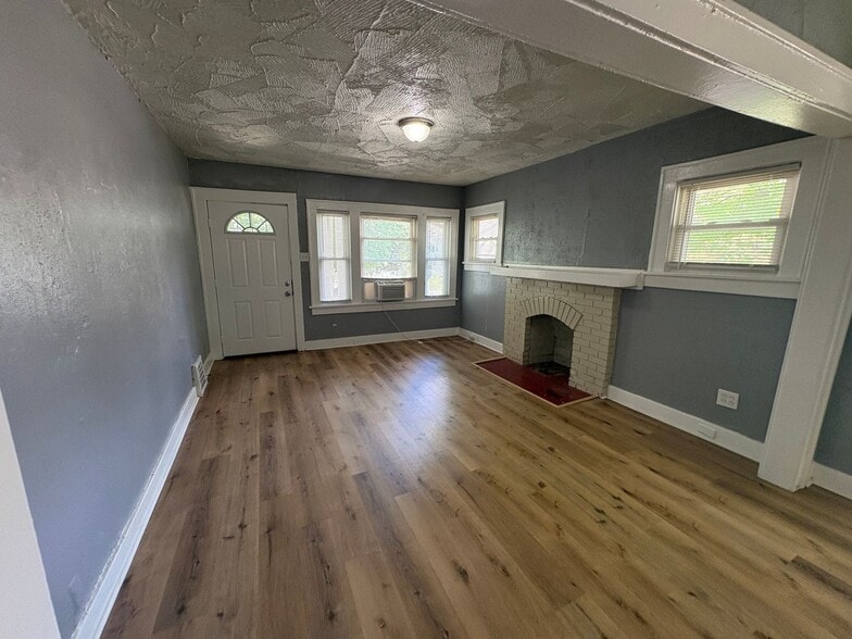 Building Photo - 5401 Highland Ave