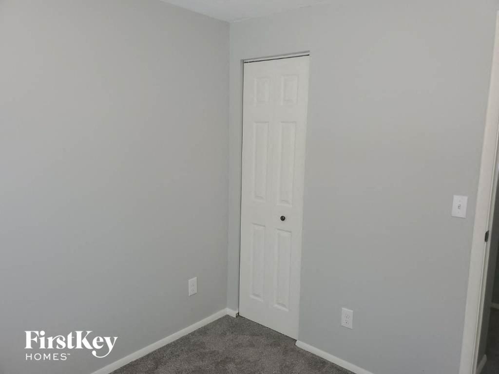 Building Photo - 4207 Edinburgh Dr