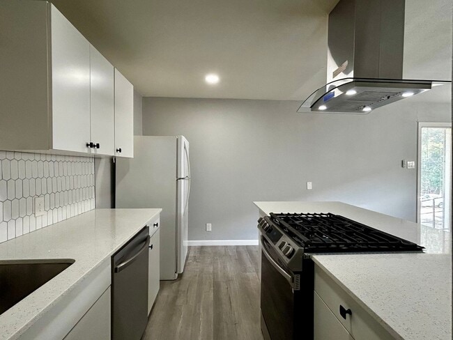 Building Photo - 3304 Tom Green St