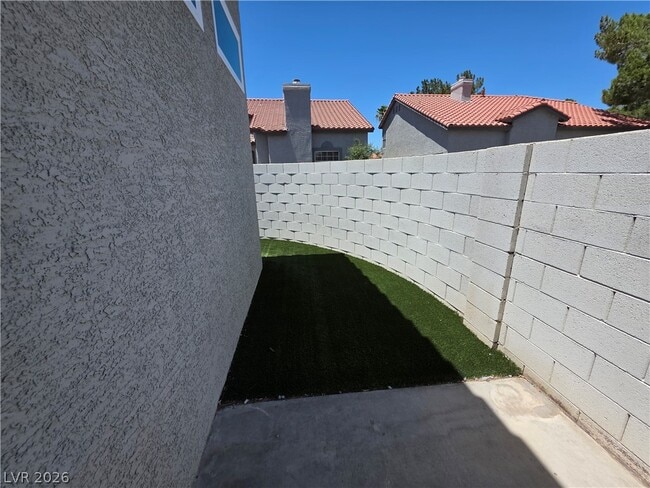 Building Photo - 2275 Ramsgate Dr