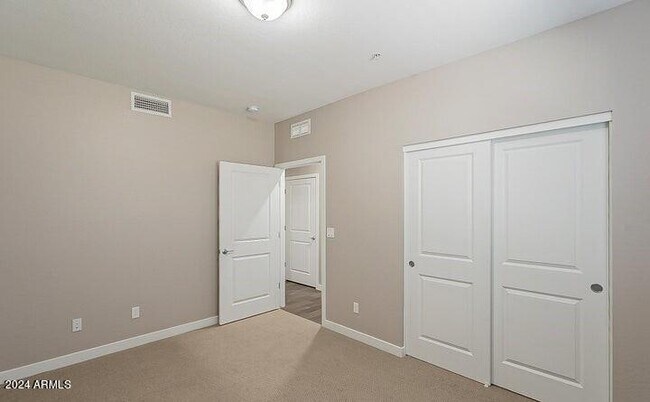 Building Photo - 155 N Lakeview Blvd