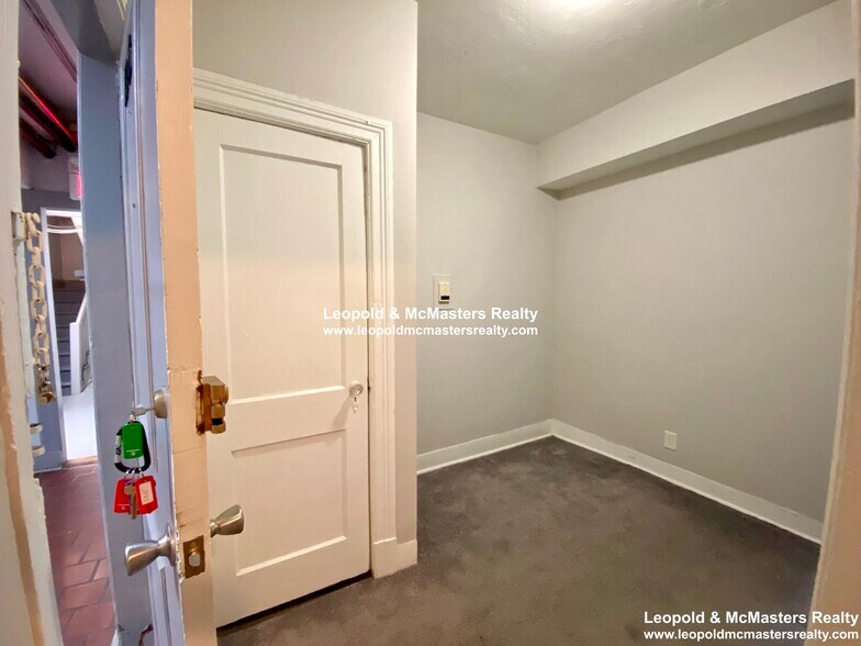 Building Photo - 49 Winship St