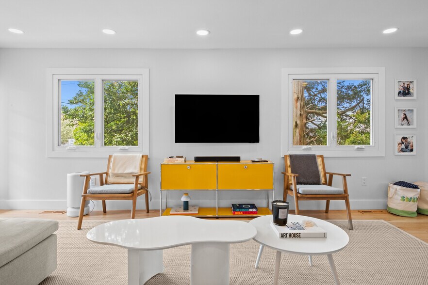 Building Photo - 9417 Winchester Ave