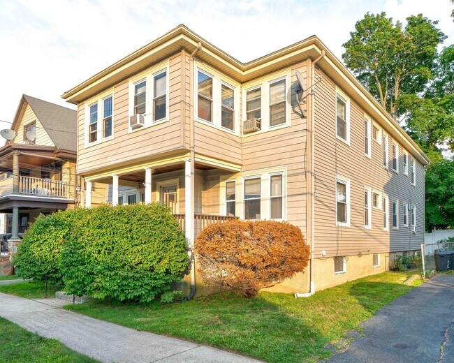Building Photo - 29 Channing St