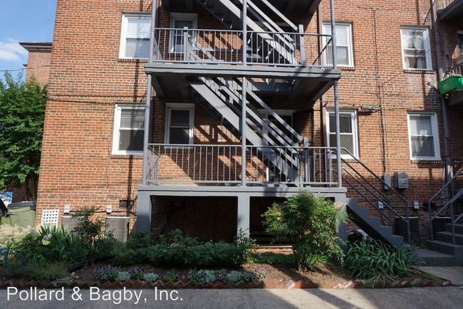 Building Photo - 2704 Kensington Ave