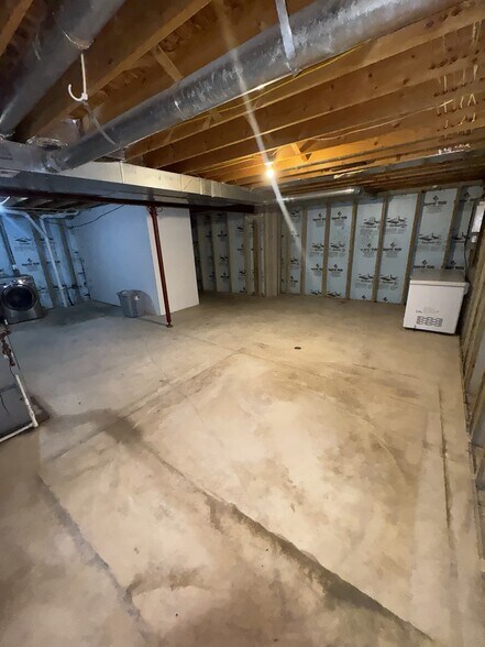 Building Photo - 1207 E 74th St
