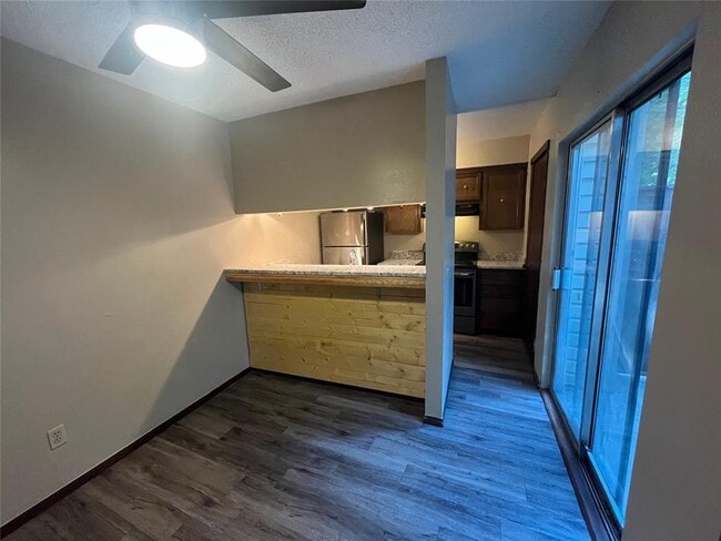 Building Photo - 822 Cardinal Creek Blvd