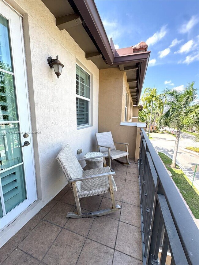 Building Photo - 1020 SW 147th Ave