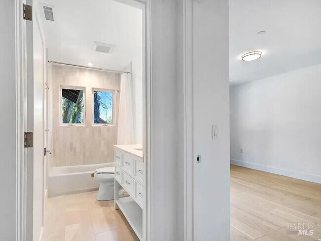 Building Photo - 9554 Los Guilicos Ave