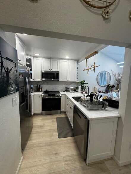 Building Photo - 2911 La Terrace Cir