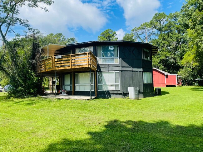 Primary Photo - Fabulous unique living space over looking ...