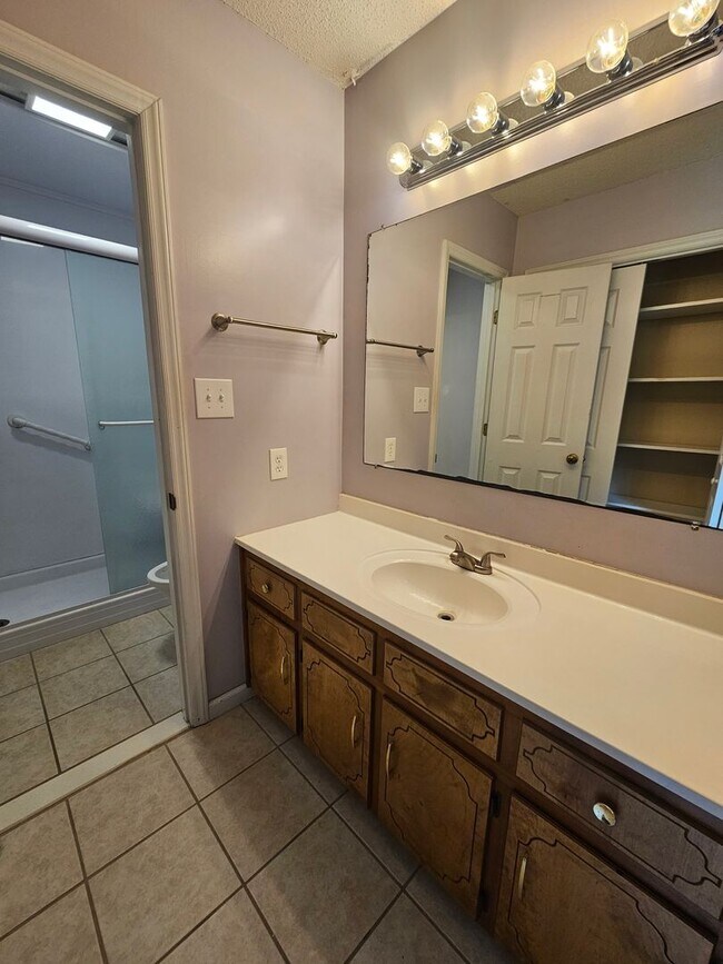 Building Photo - 3 Bedroom Jacksonville Home for Rent