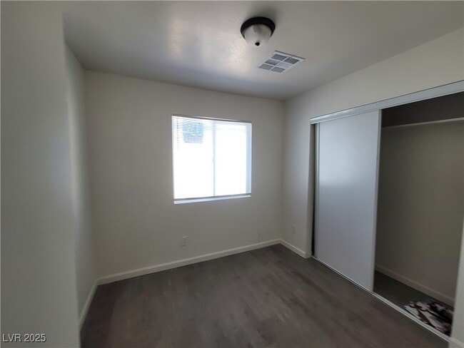 Building Photo - 7324 Empress Dr