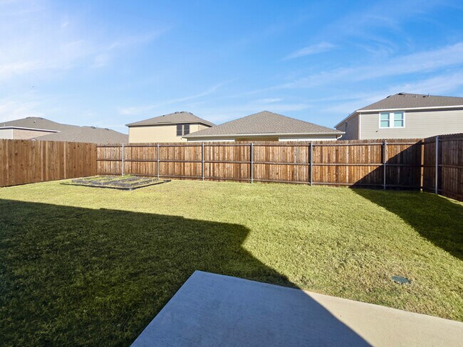 Building Photo - ***Move-in Special*** Move in by January 15,2026 and receive $500 off on second month’s rent!