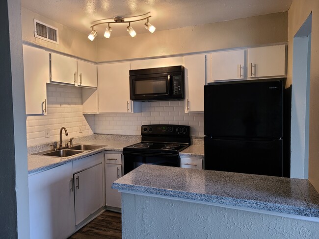 Primary Photo - Polk Villas