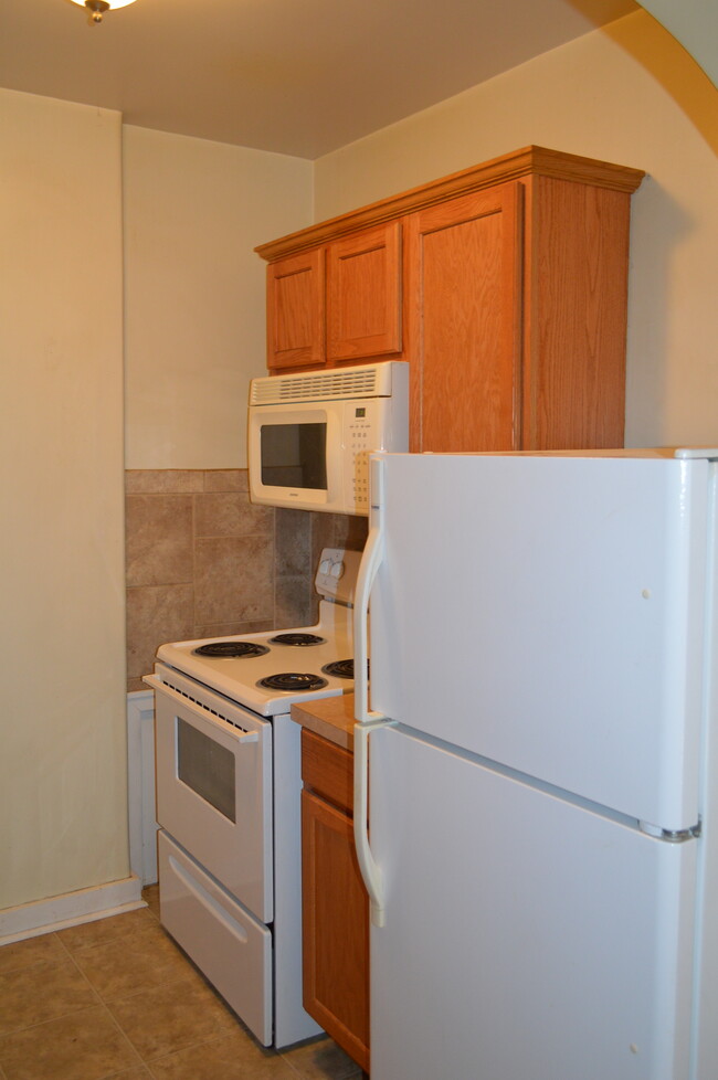 Kitchen - 610 N Bluff Ave