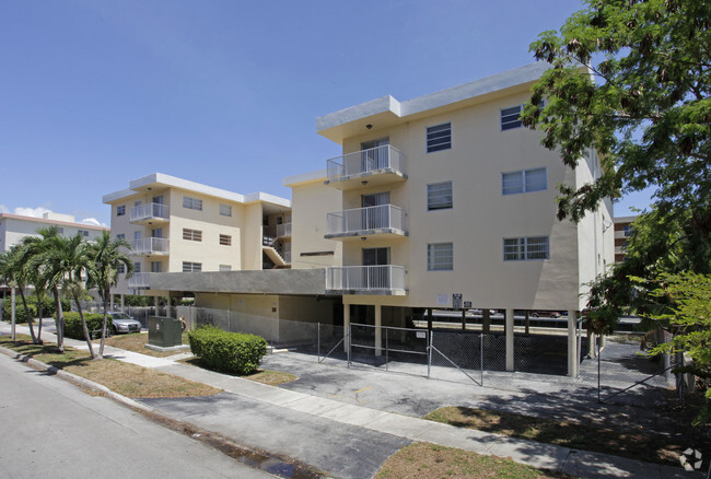 Primary Photo - Enclave Shores