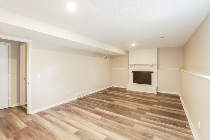 Building Photo - 804 N Troost St